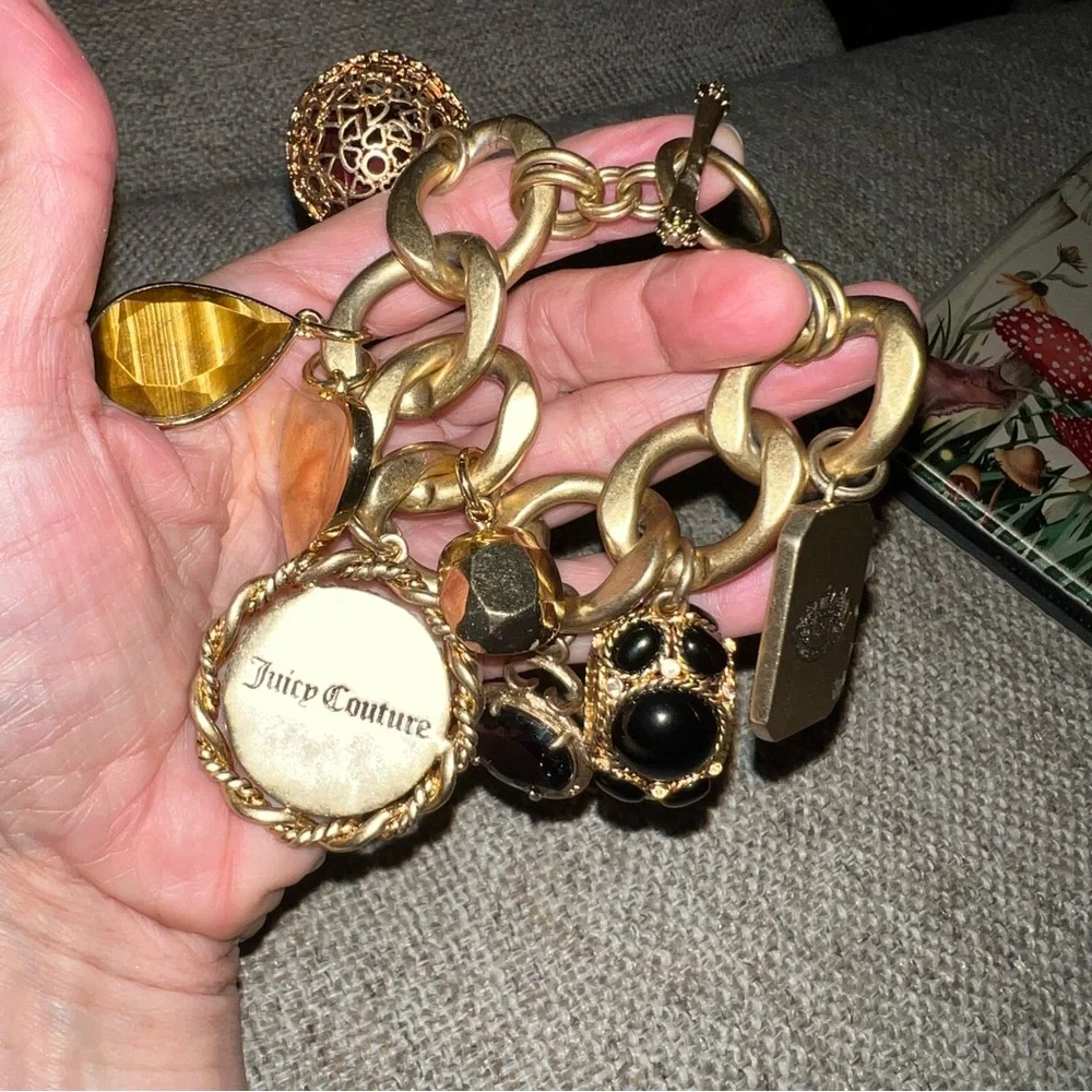 Vintage juicy couture chunky charm bracelet gold tone 8 charms very rare HTF 6.5